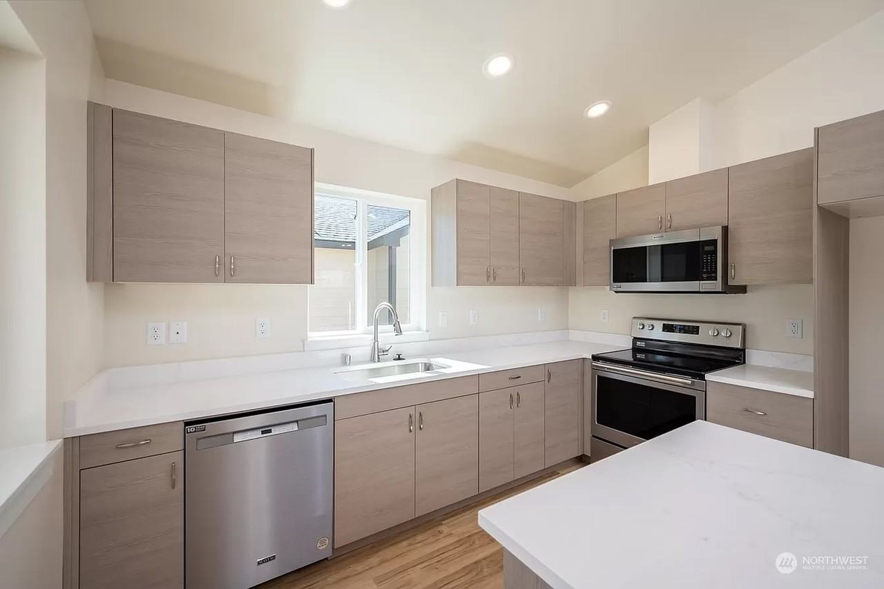 123 East 9th Avenue #1 - Photo 7 of 10