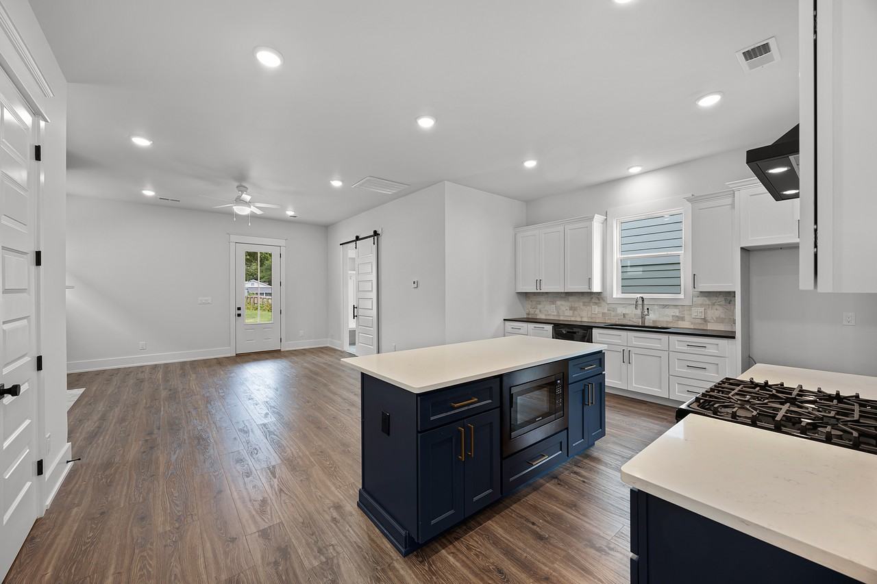 127 West Deaderick Street #1 - Photo 5 of 9