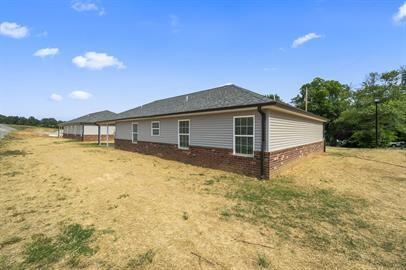 320 Oak Grove Cir - Photo 6 of 31