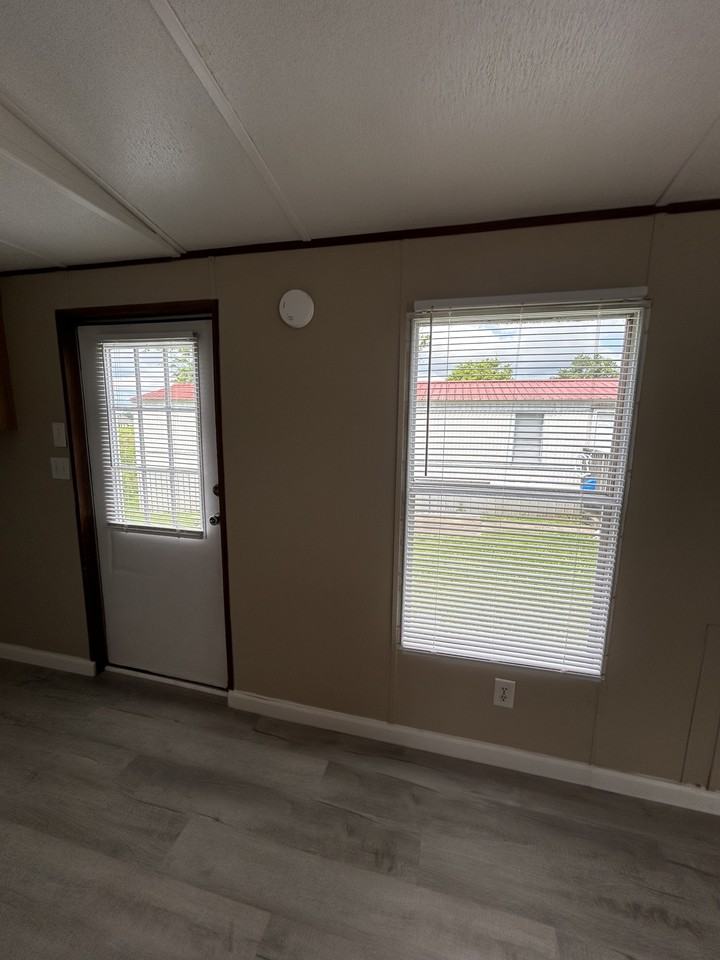 405 Debby St #1 - Photo 4 of 19