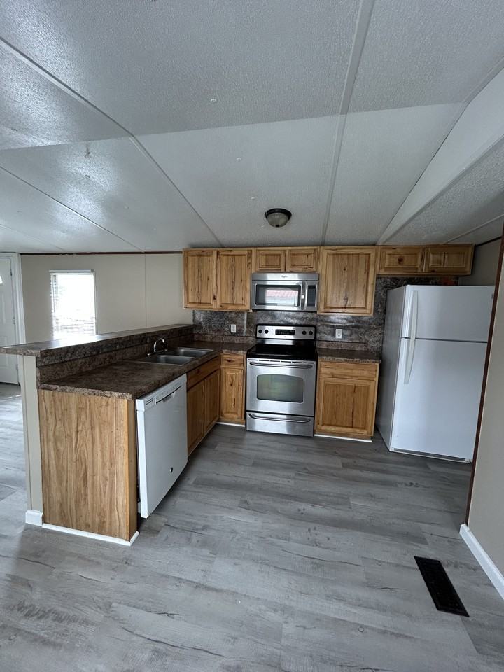 405 Debby St #1 - Photo 5 of 19