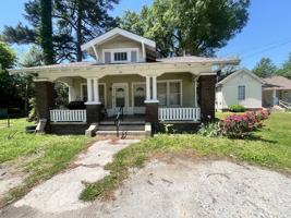 featured image of 135 Hollywood Drive