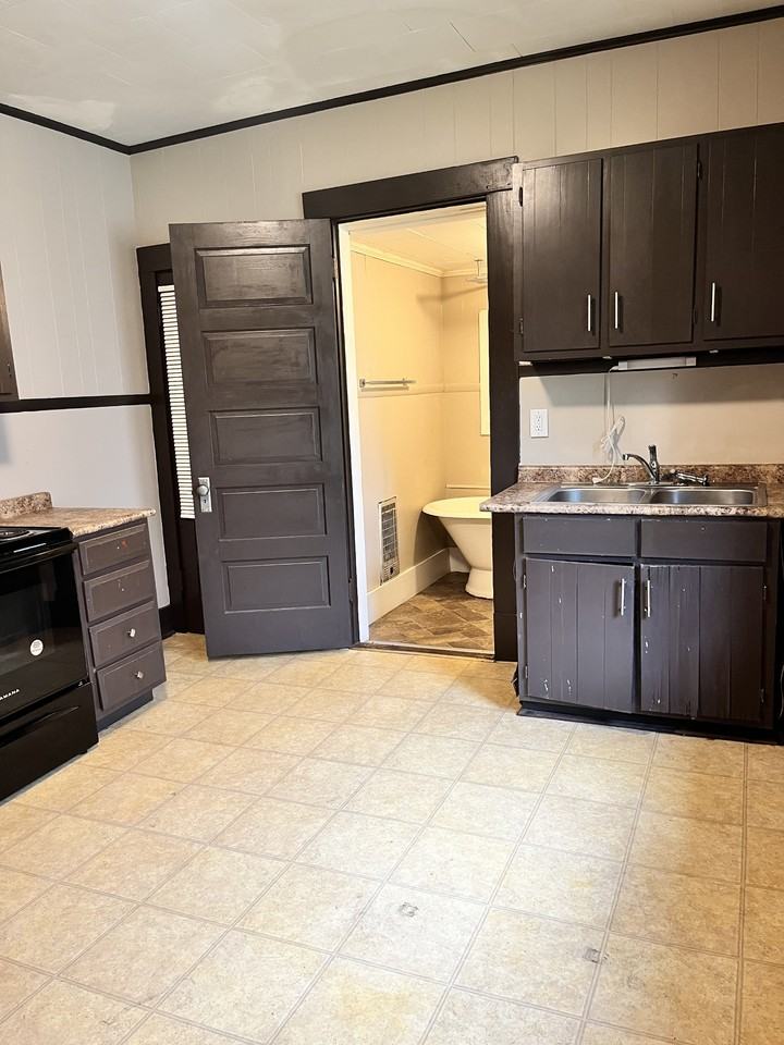 135 Hollywood Drive #2NORTH - Photo 4 of 7