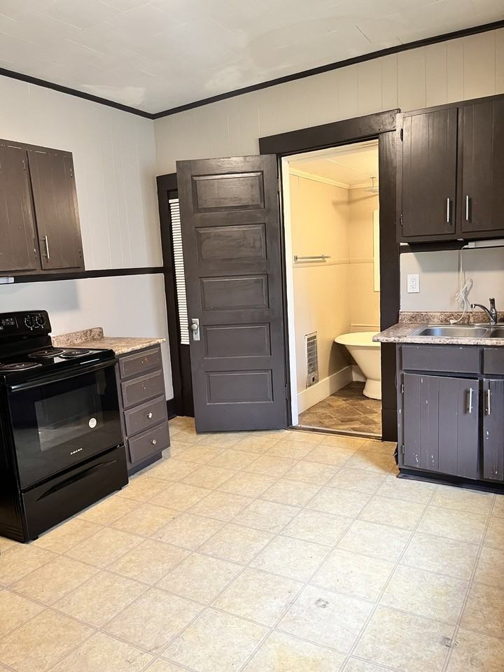 135 Hollywood Drive #2NORTH - Photo 5 of 7