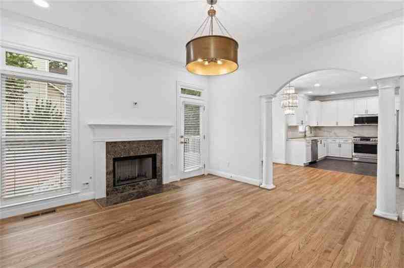 1711 Summit Glen Lane Northeast #1 - Photo 5 of 10