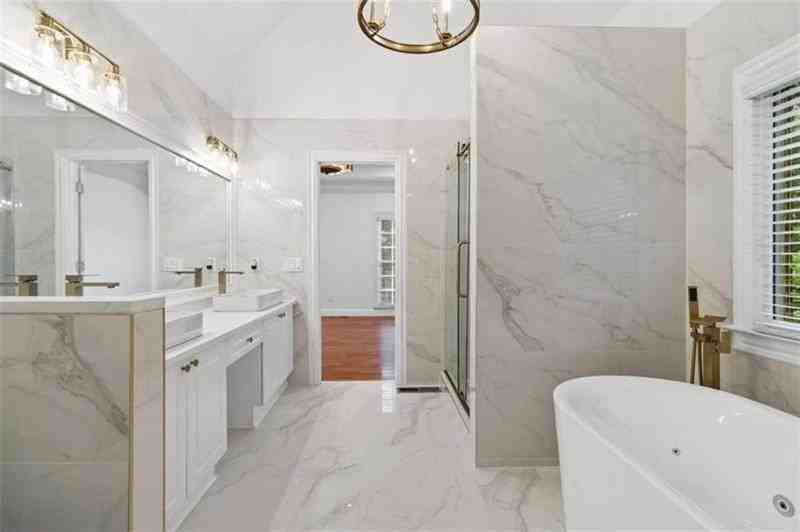 1711 Summit Glen Lane Northeast #1 - Photo 7 of 10