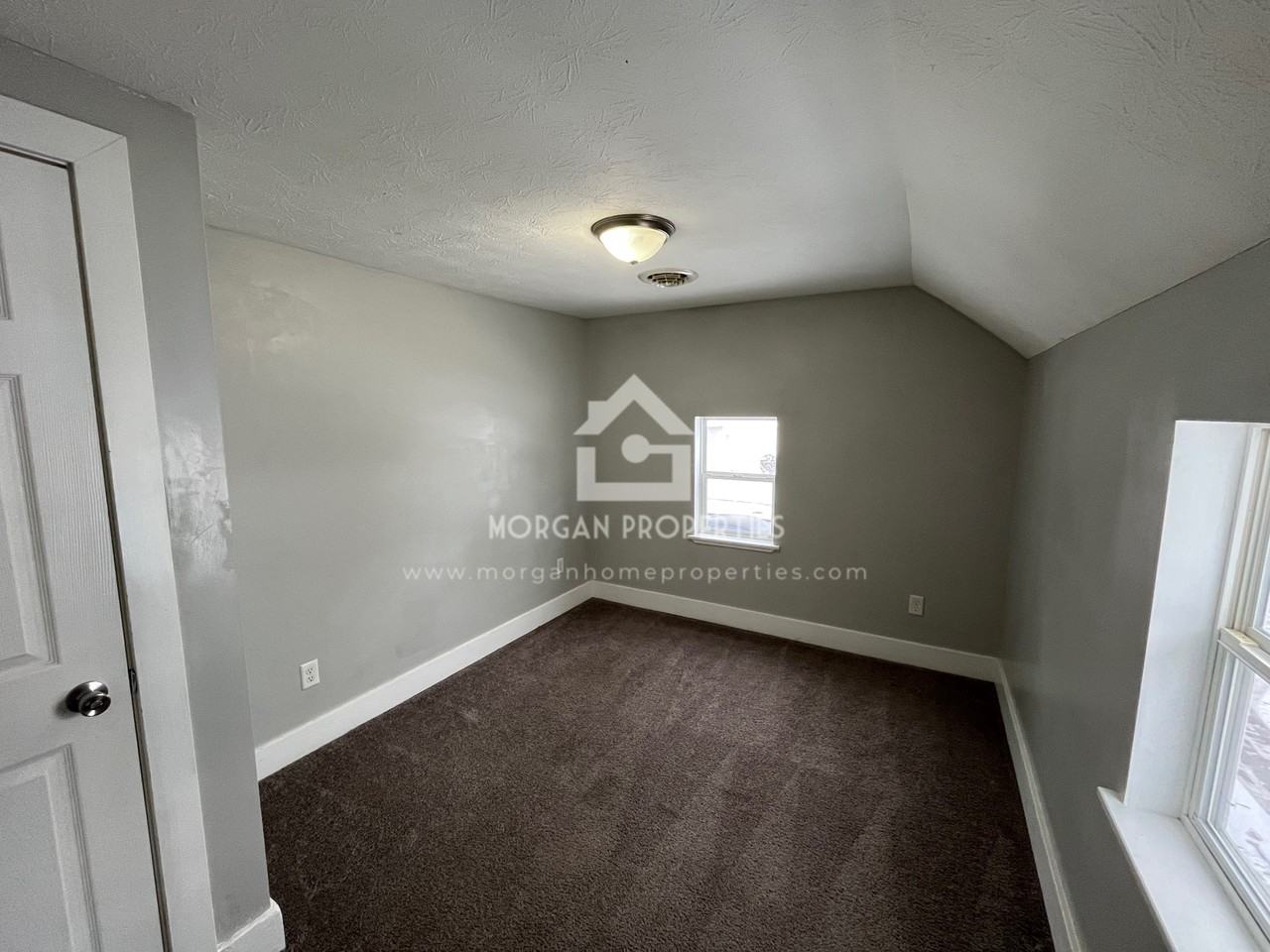 832 E 7th St - Photo 6 of 6