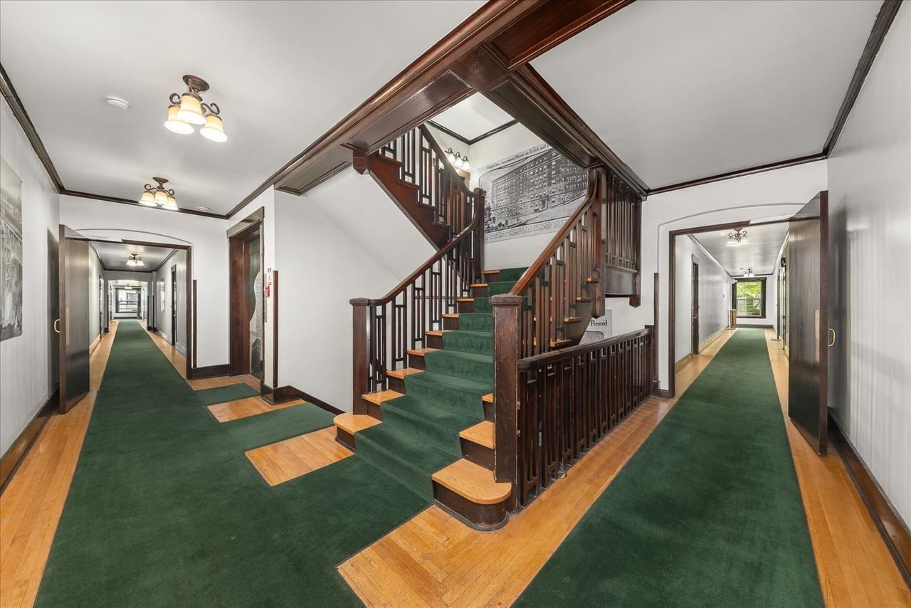 627 S Bernard St #VV11 - Photo 6 of 13