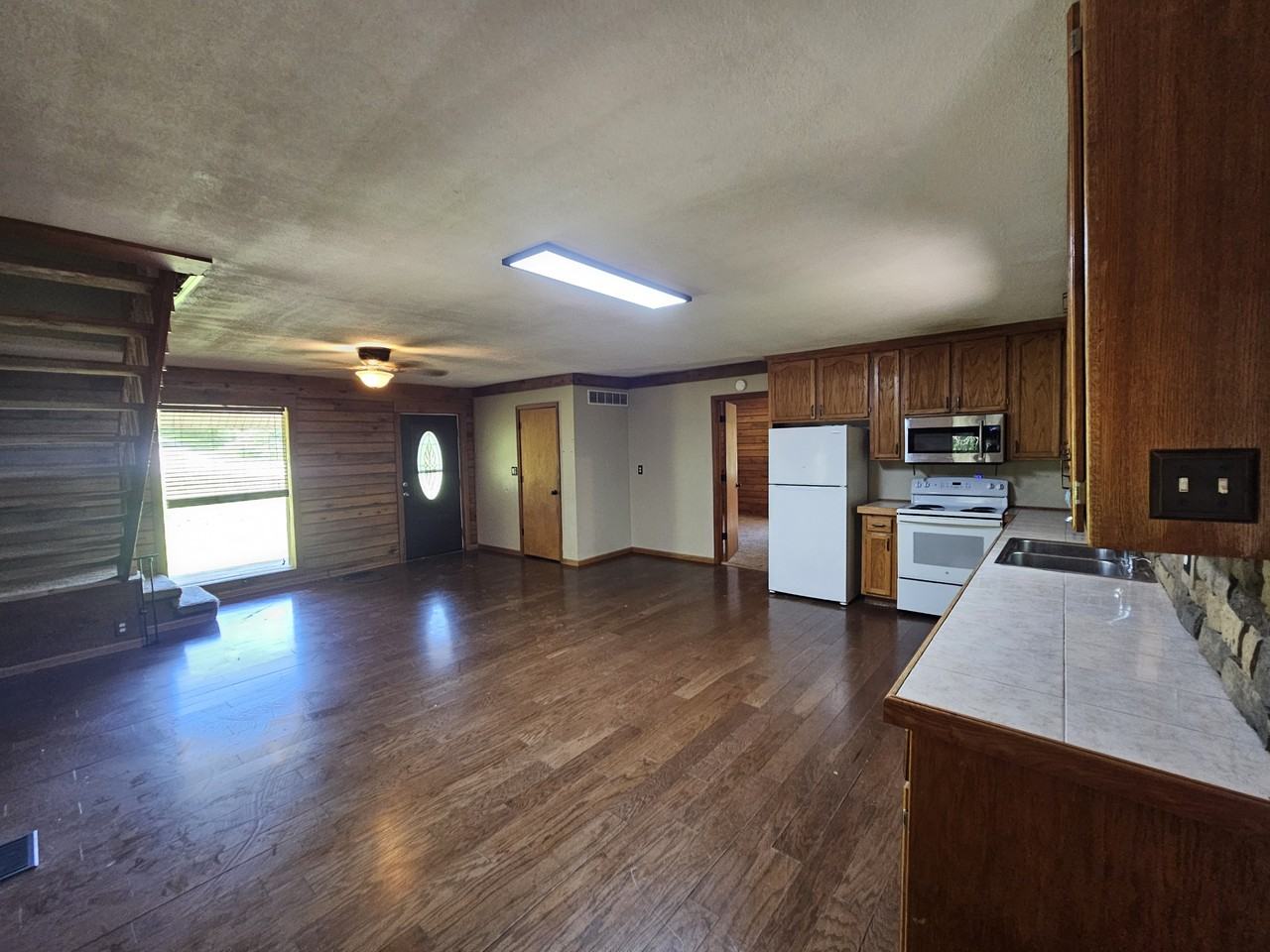 777 Se Y Hwy #1 - Photo 2 of 12