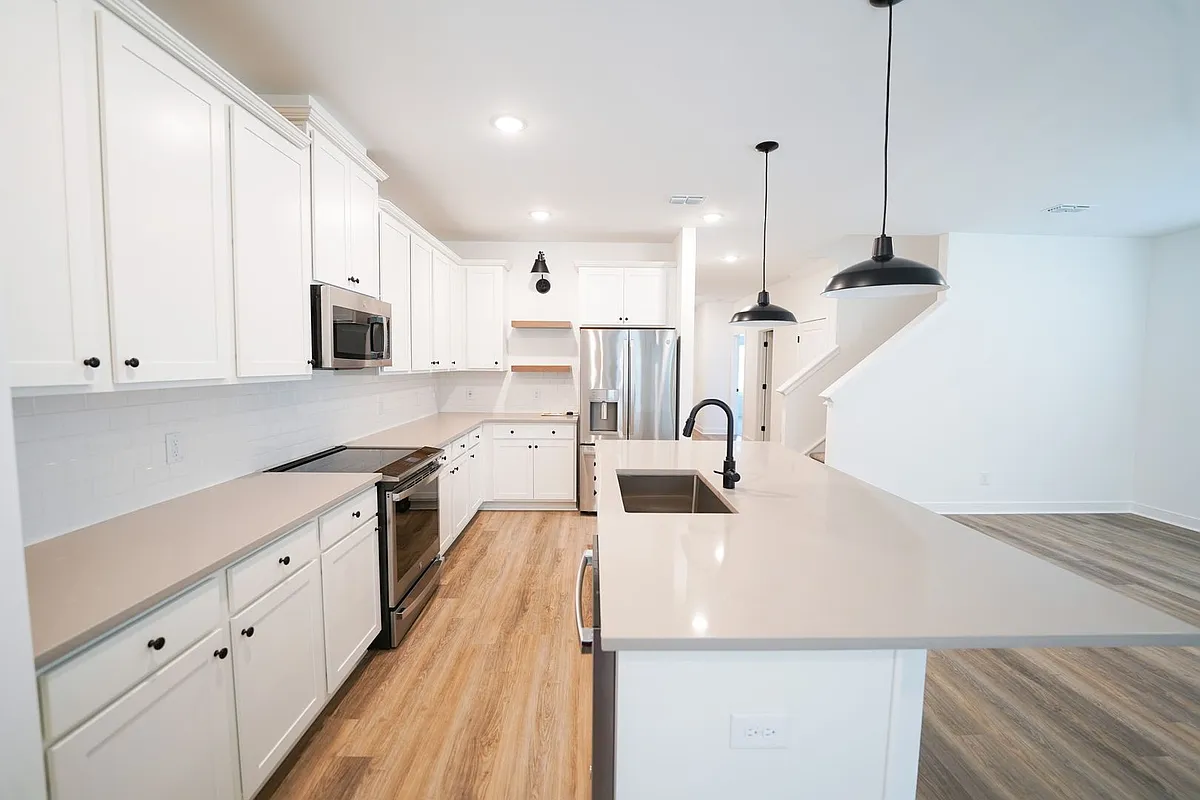 136 Kingswood Cir #1 - Photo 7 of 19