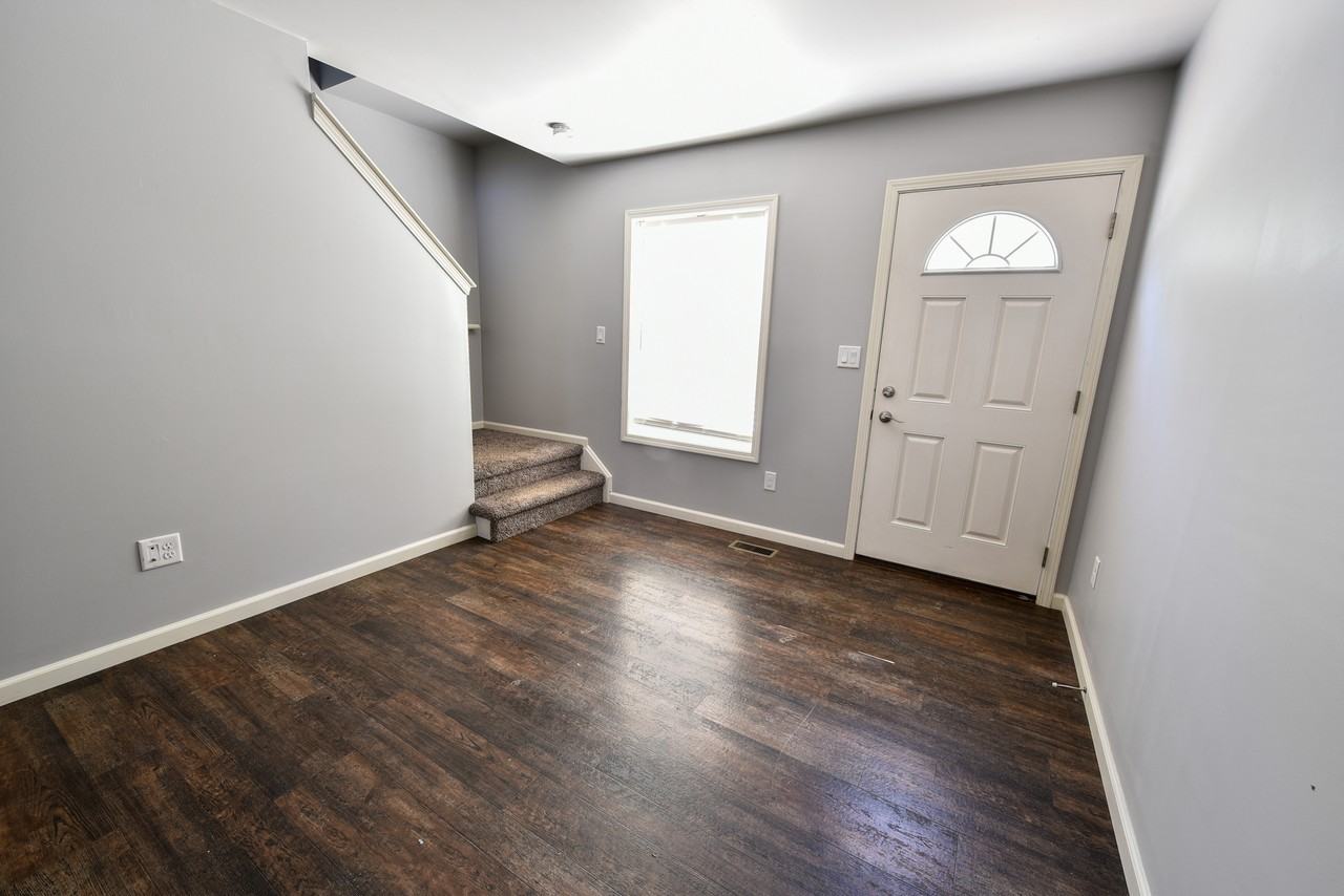 83 Ennis Dr #3 - Photo 5 of 10