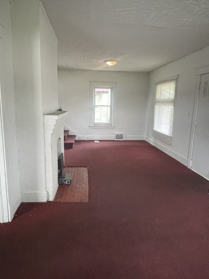 733 Crandall Ave #1 - Photo 5 of 9