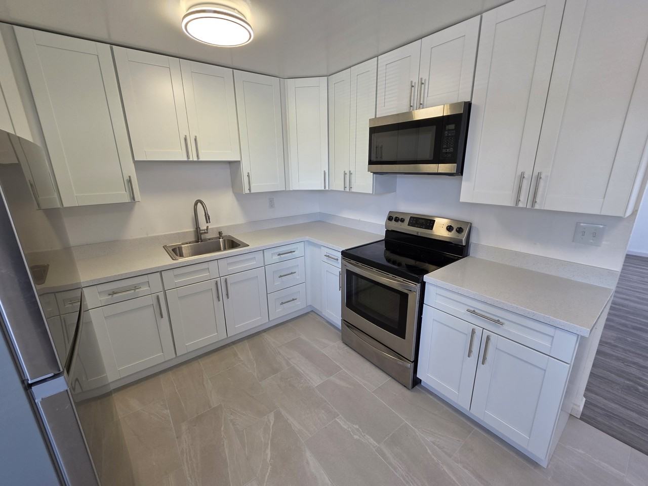 3223 Ohio Avenue #B - Photo 2 of 9