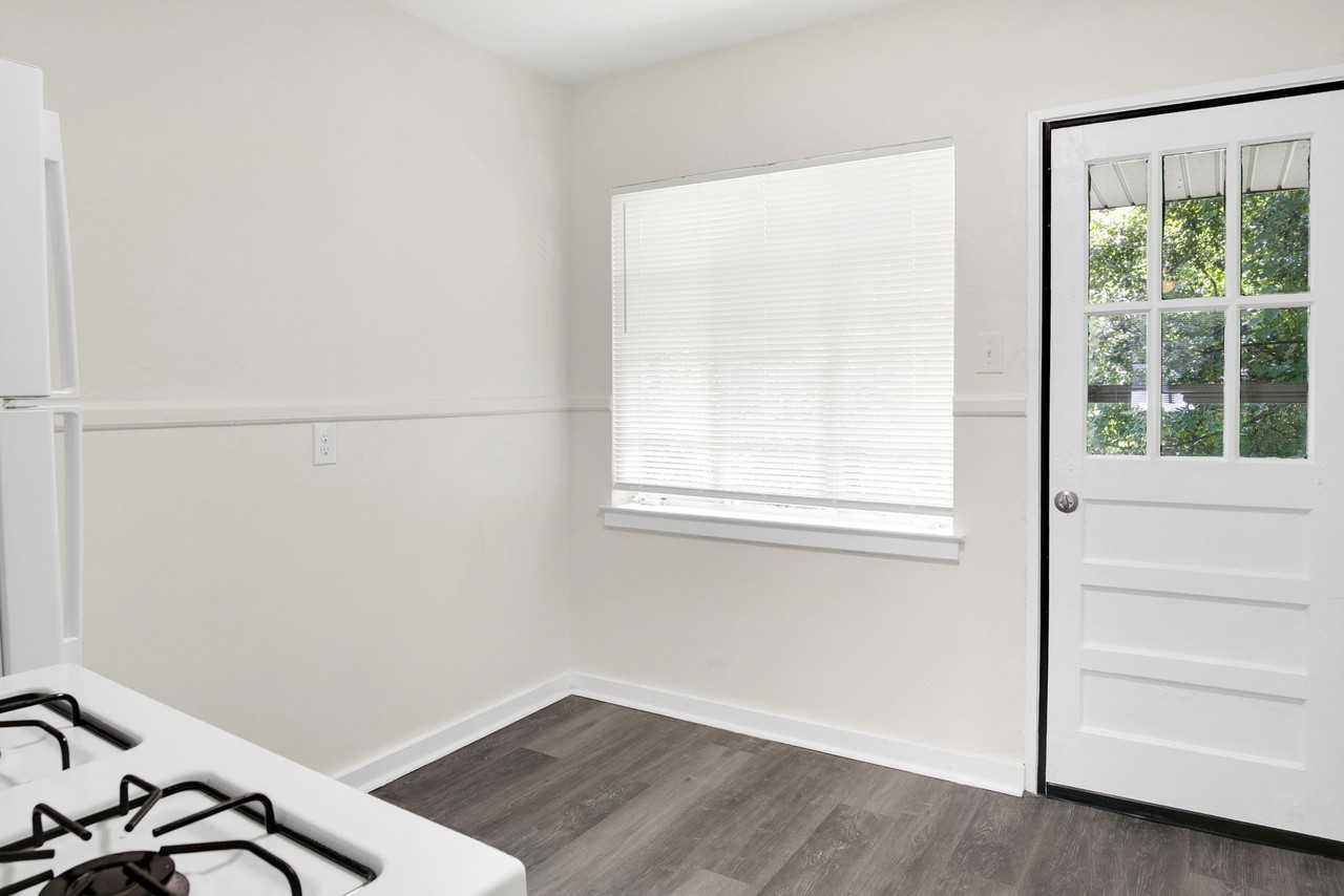 1601 1601 Neshota DrUnit 63 #63 - Photo 3 of 20