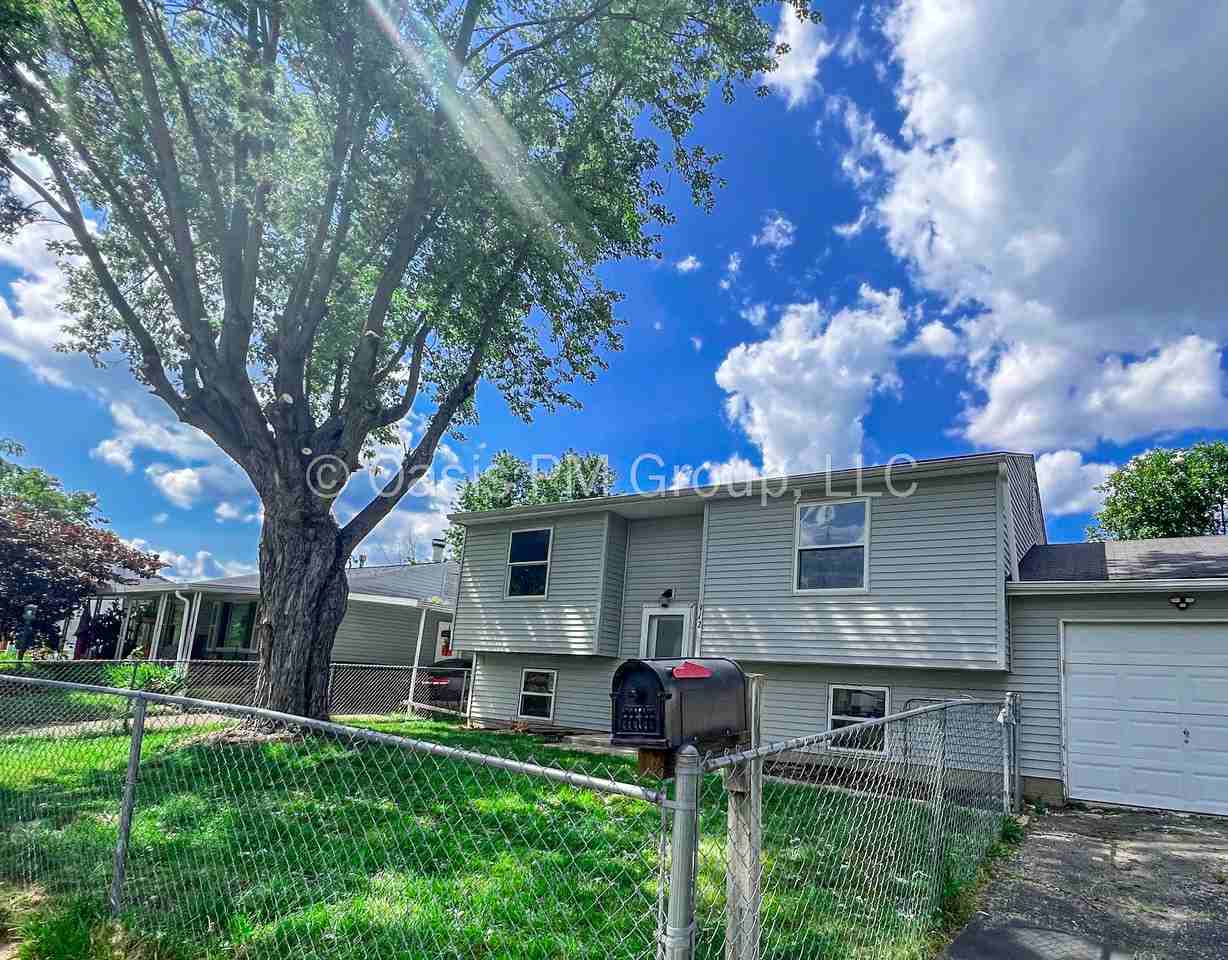 912 Tellega Ave #1 - Photo 2 of 36