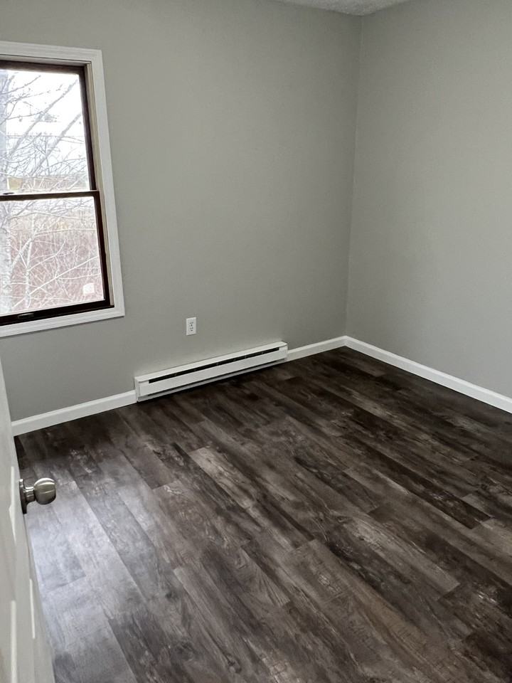 605 Lakeshore Drive #9 - Photo 6 of 8