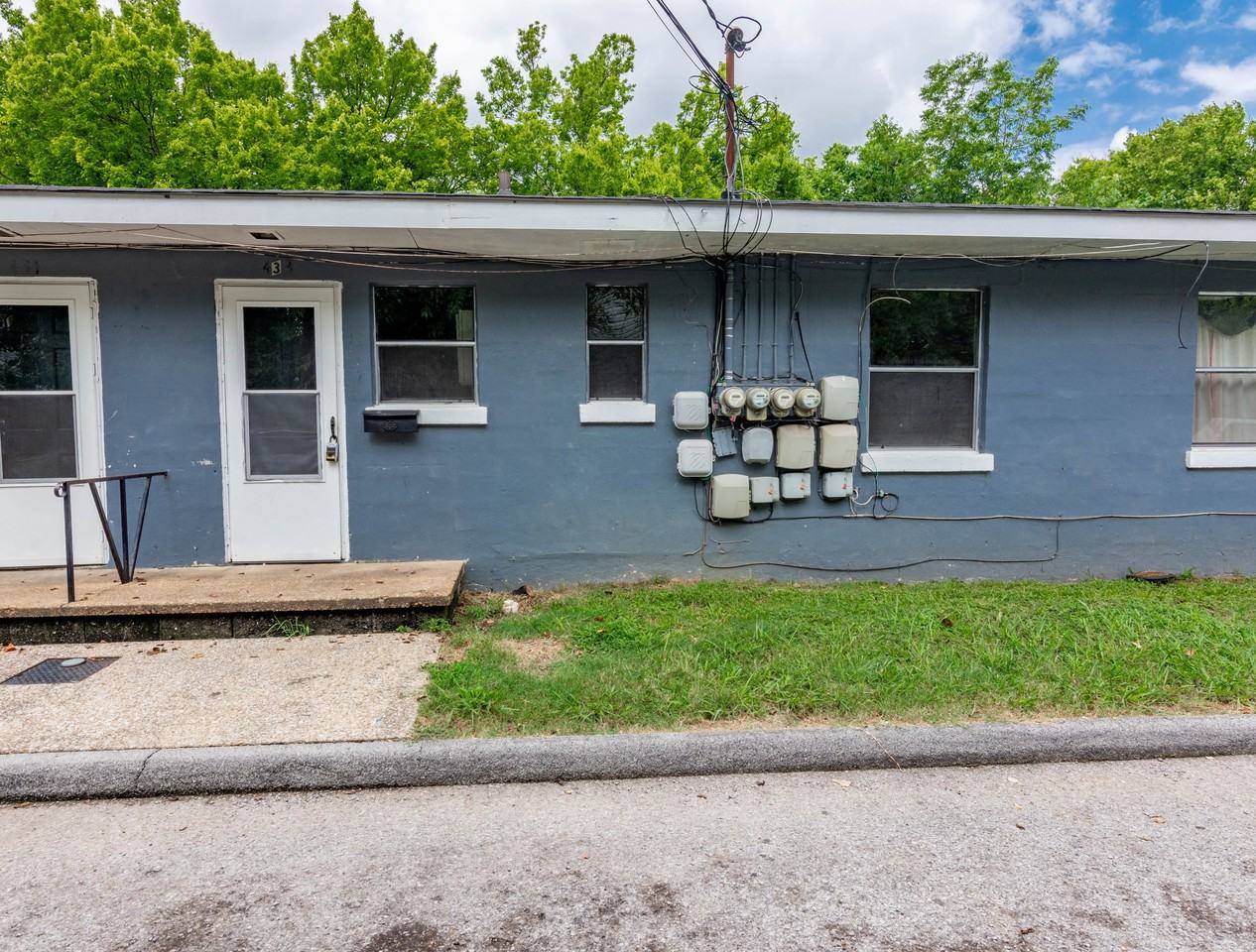 433 Carver Lane #1 - Photo 3 of 17