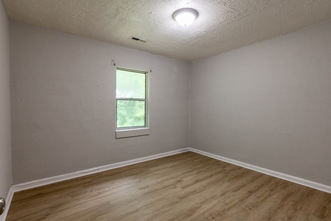 433 Carver Lane #1 - Photo 7 of 17