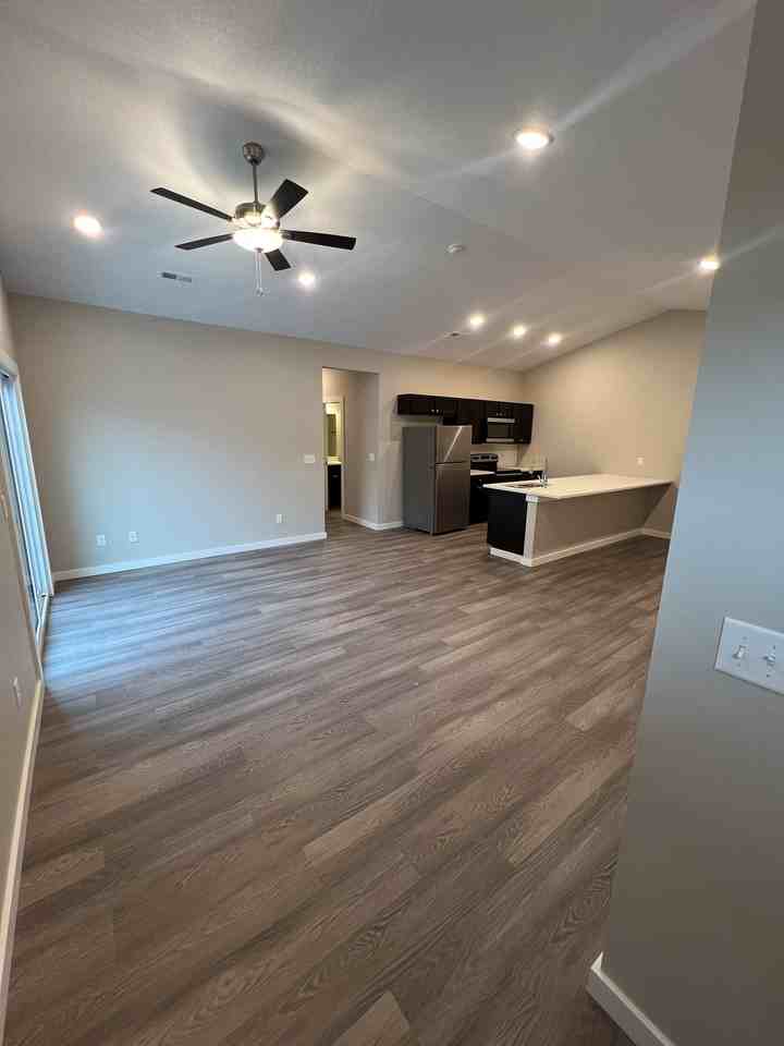 5185 N Cypress St #1 - Photo 2 of 16