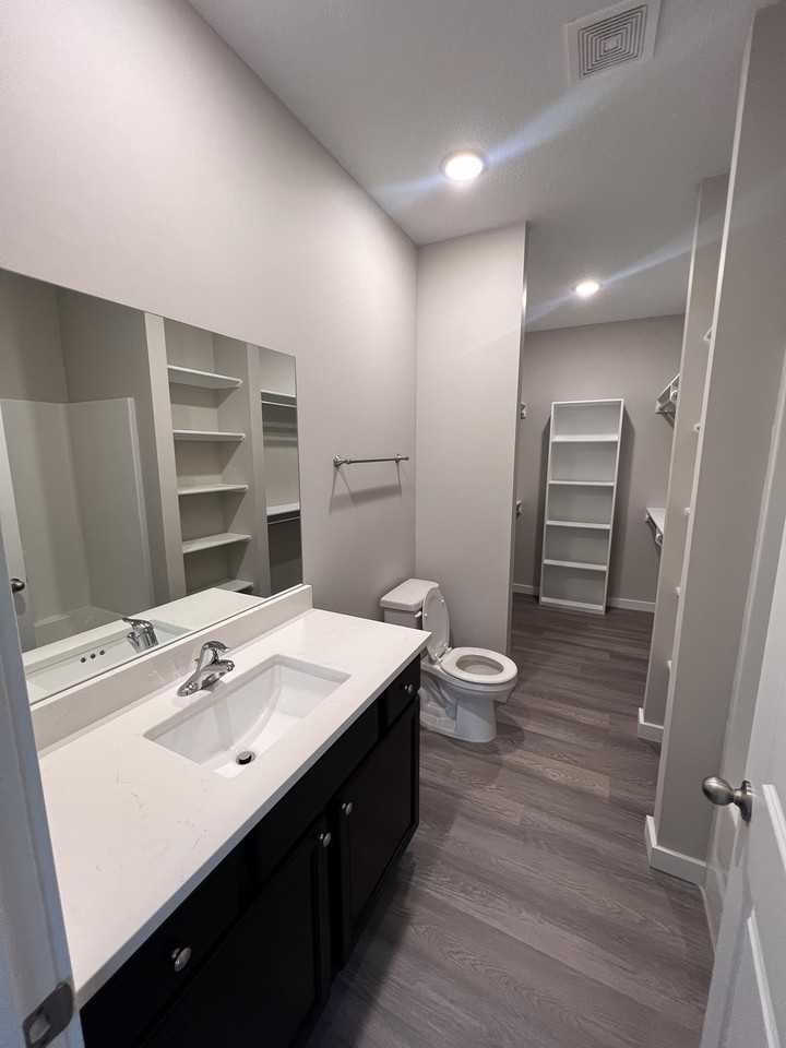 5185 N Cypress St #1 - Photo 7 of 16