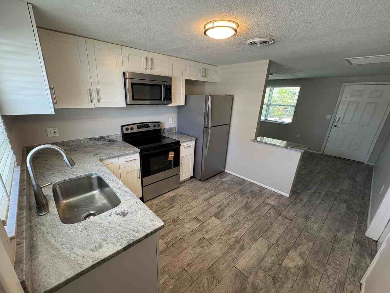 302 Colonia Ln E #1 - Photo 4 of 12