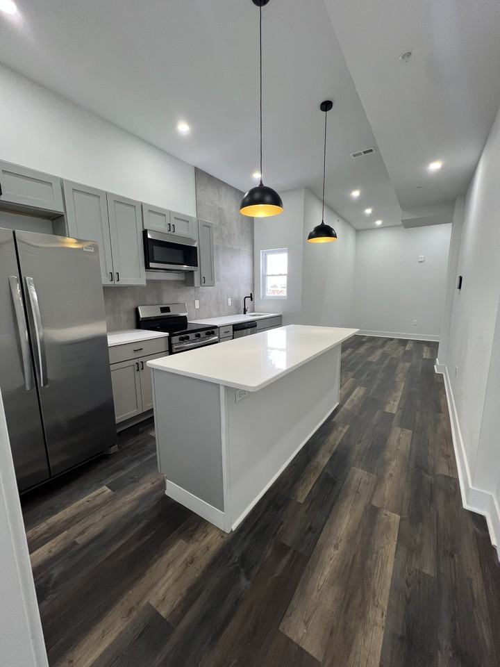 736 E Chelten Ave #3