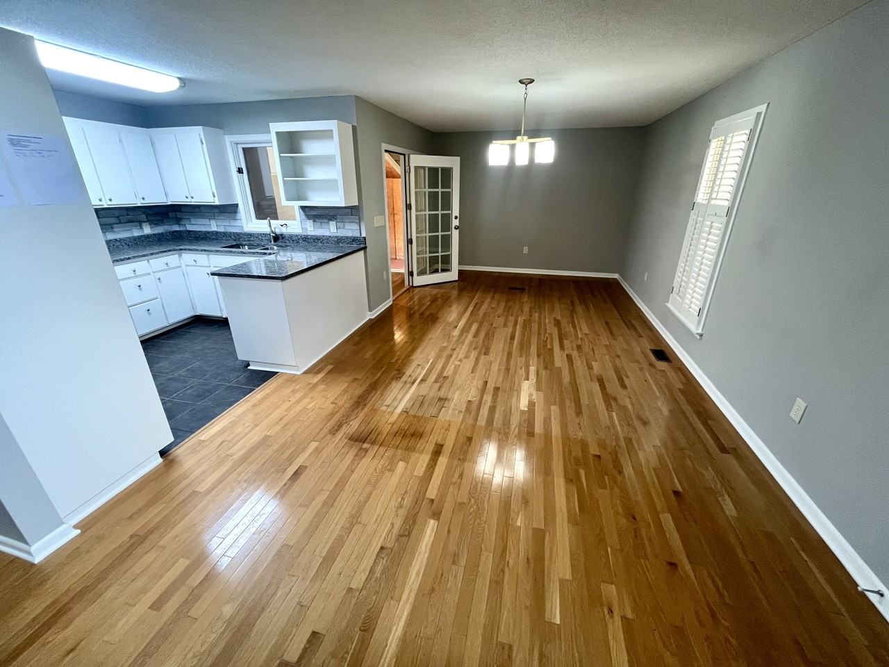 136 Bruce Blvd #1 - Photo 2 of 11