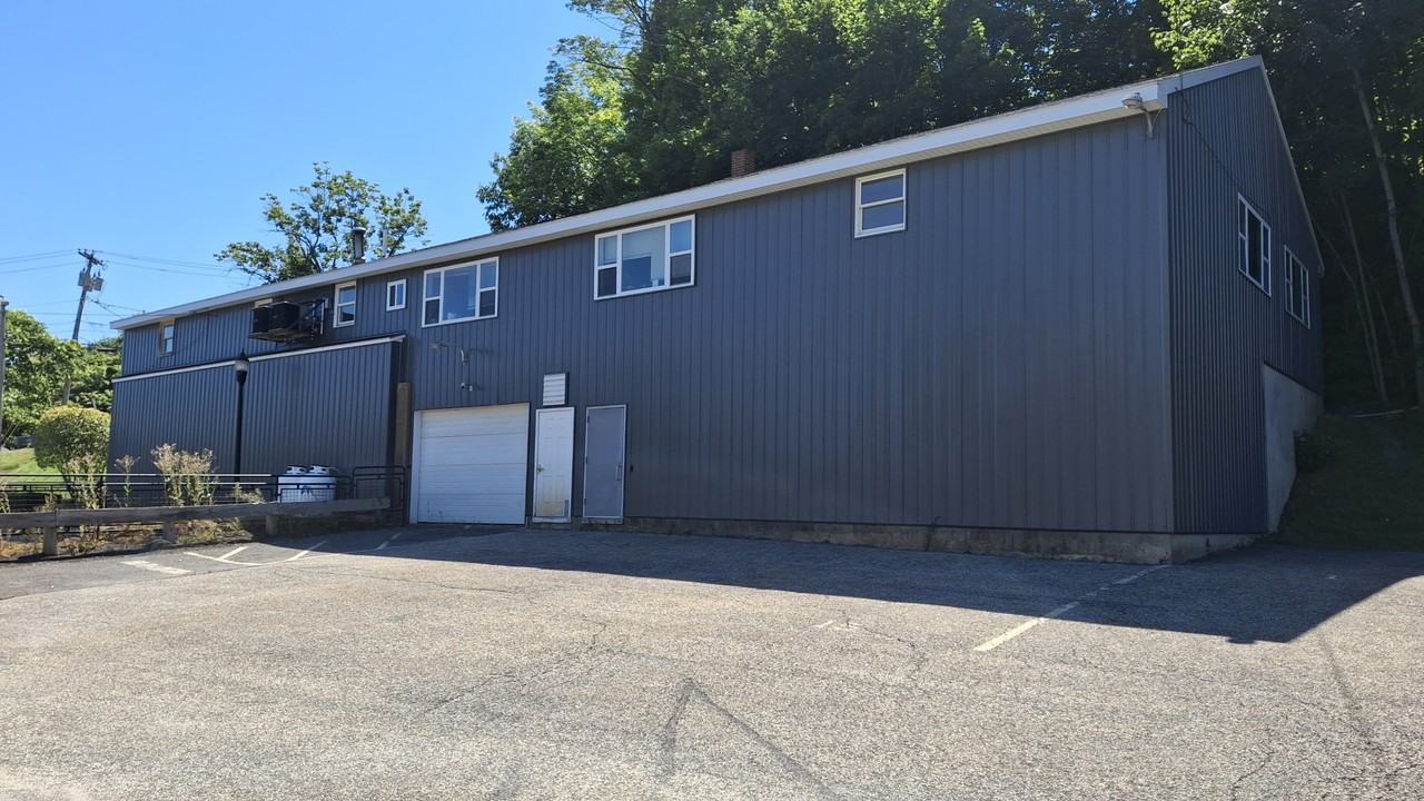 45 45 Church Street - 3200 Pequot Avenue200 Pequot Avenue #3 - Photo 2 of 29