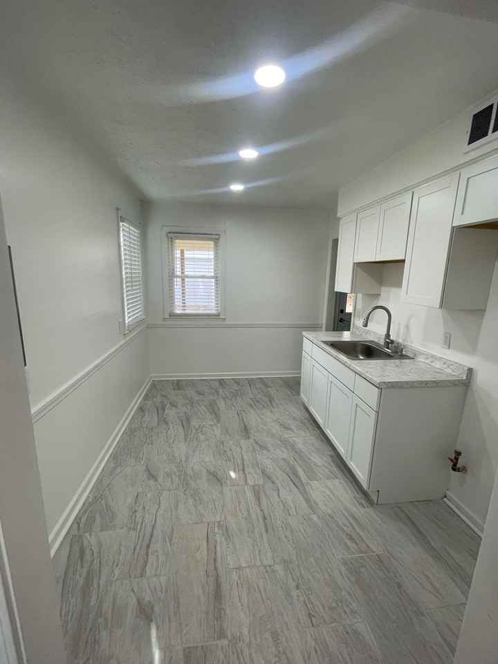 1539 Wakefield Avenue #1 - Photo 3 of 12