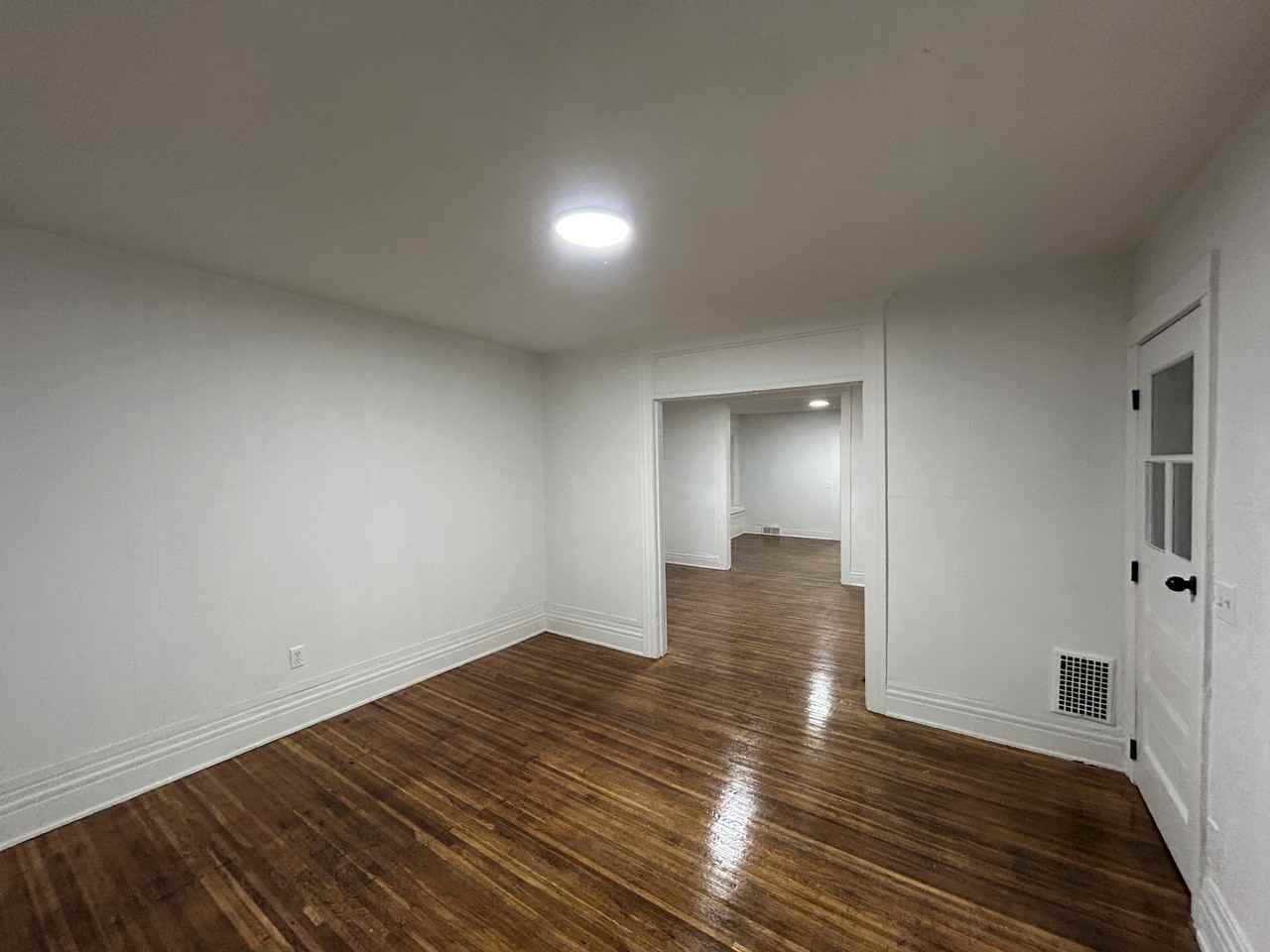 302 Grand Avenue #UP - Photo 7 of 12