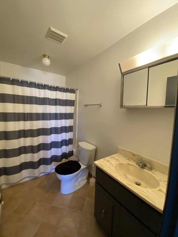 920 Elk Street - Photo 4 of 17