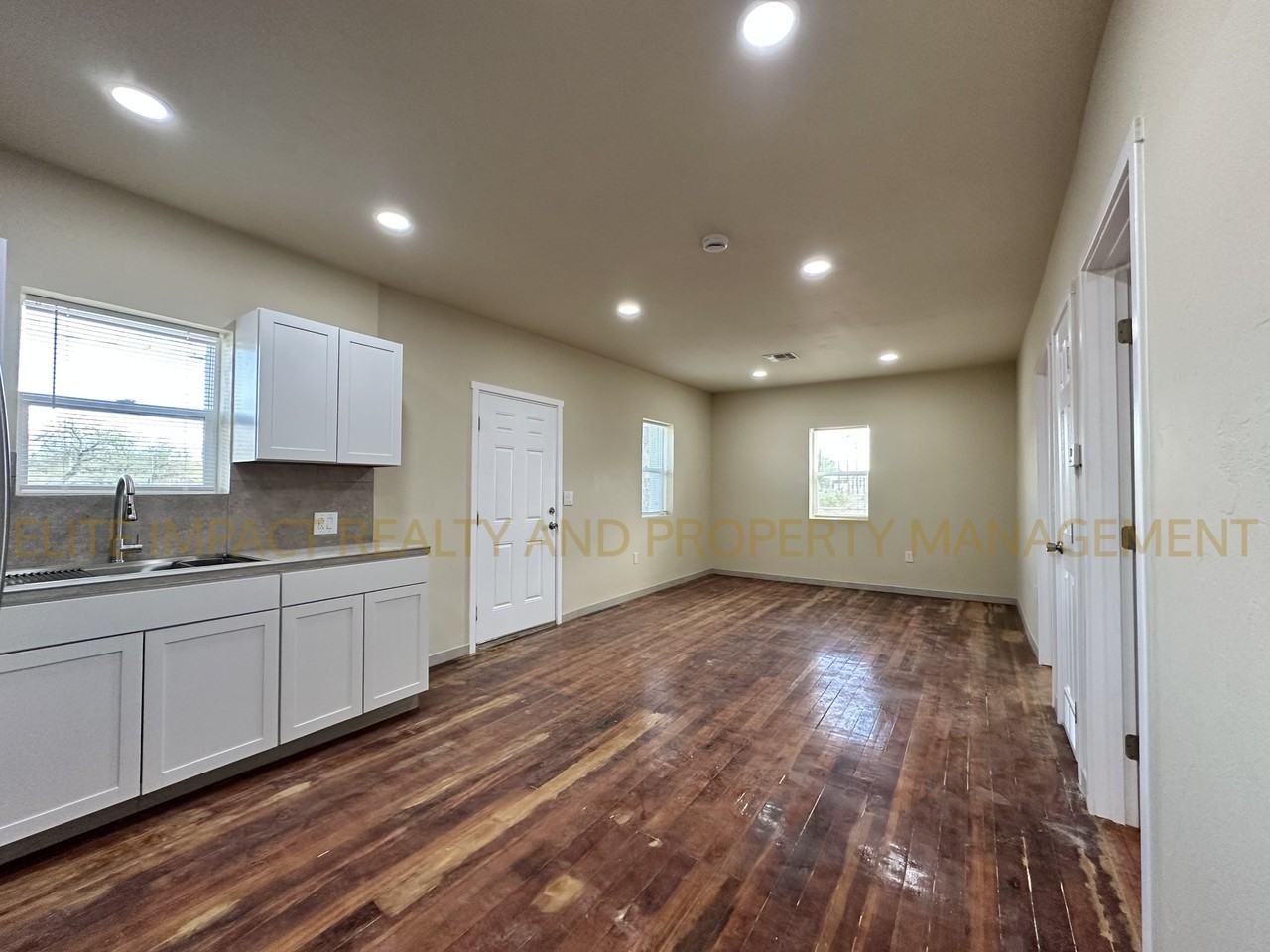 440 S Sentinel Ave #1 - Photo 7 of 20