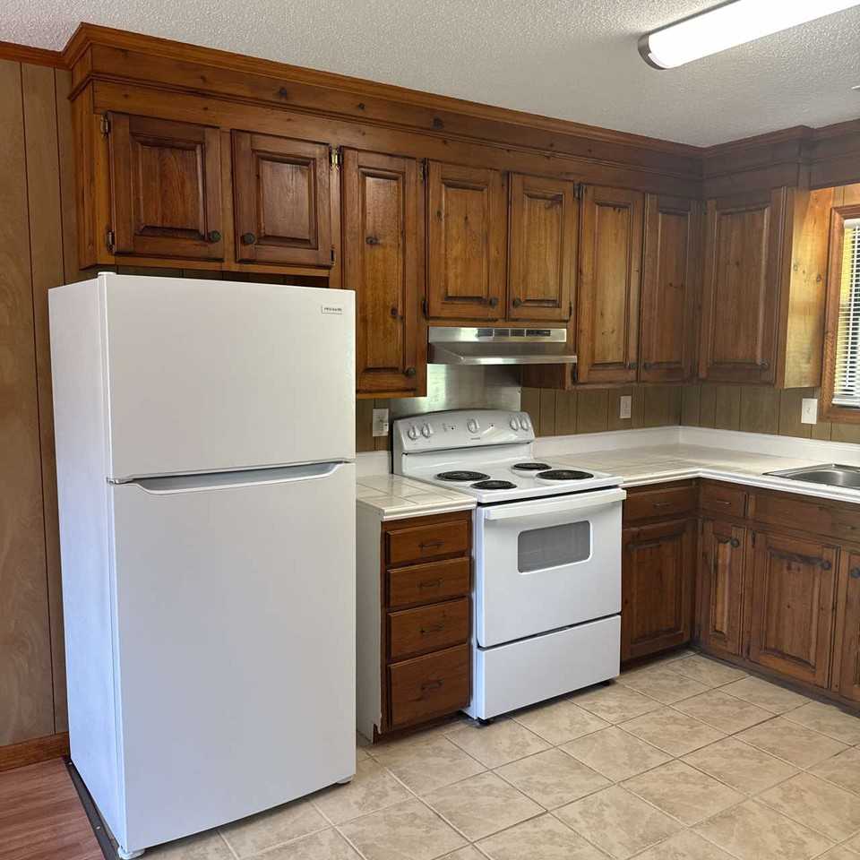 1611B Long Shoals Rd #1611B - Photo 3 of 9