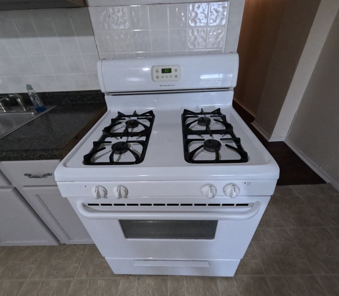 724 E Lawrence St #1 - Photo 2 of 5