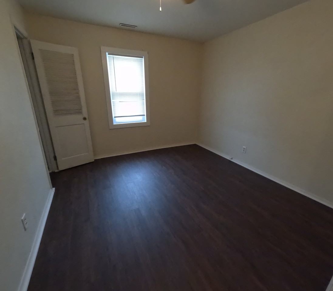 724 E Lawrence St #1 - Photo 4 of 5