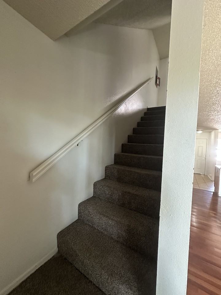 47 E Rock St #1 - Photo 5 of 8