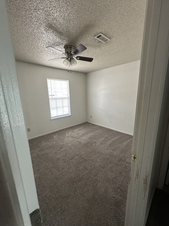 47 E Rock St #1 - Photo 6 of 8