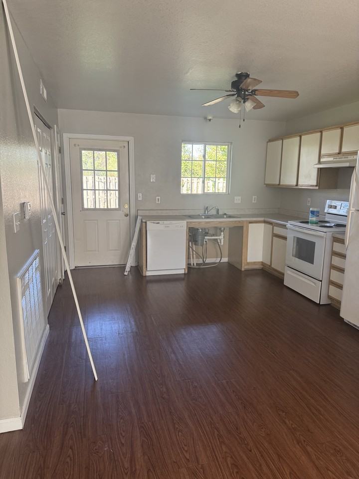 1301 S Alberta St #1301-104 - Photo 3 of 10