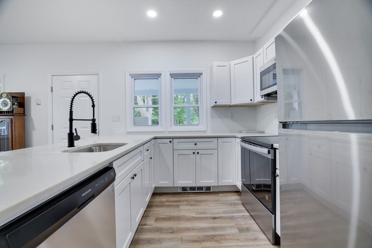 123 Evergreen Ln #6 - Photo 2 of 17