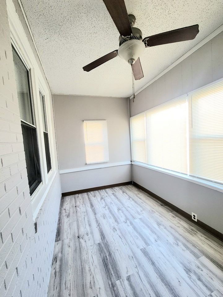 602 Powell St #1 - Photo 2 of 17