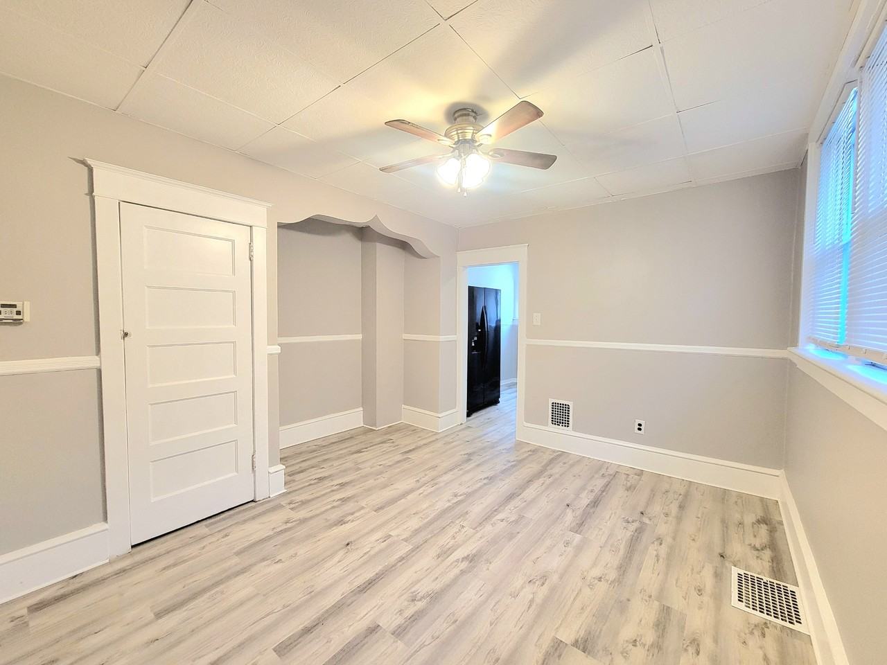 602 Powell St #1 - Photo 4 of 17