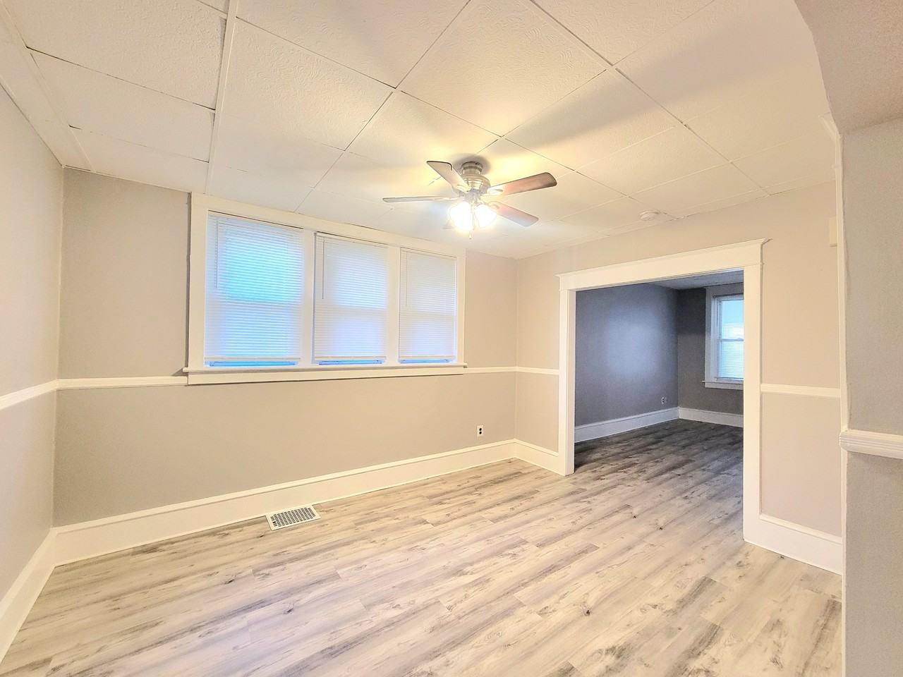 602 Powell St #1 - Photo 5 of 17