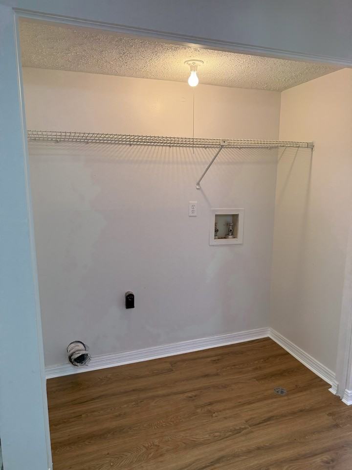 459 Bentwood Ln Apt 1b #1B - Photo 6 of 13