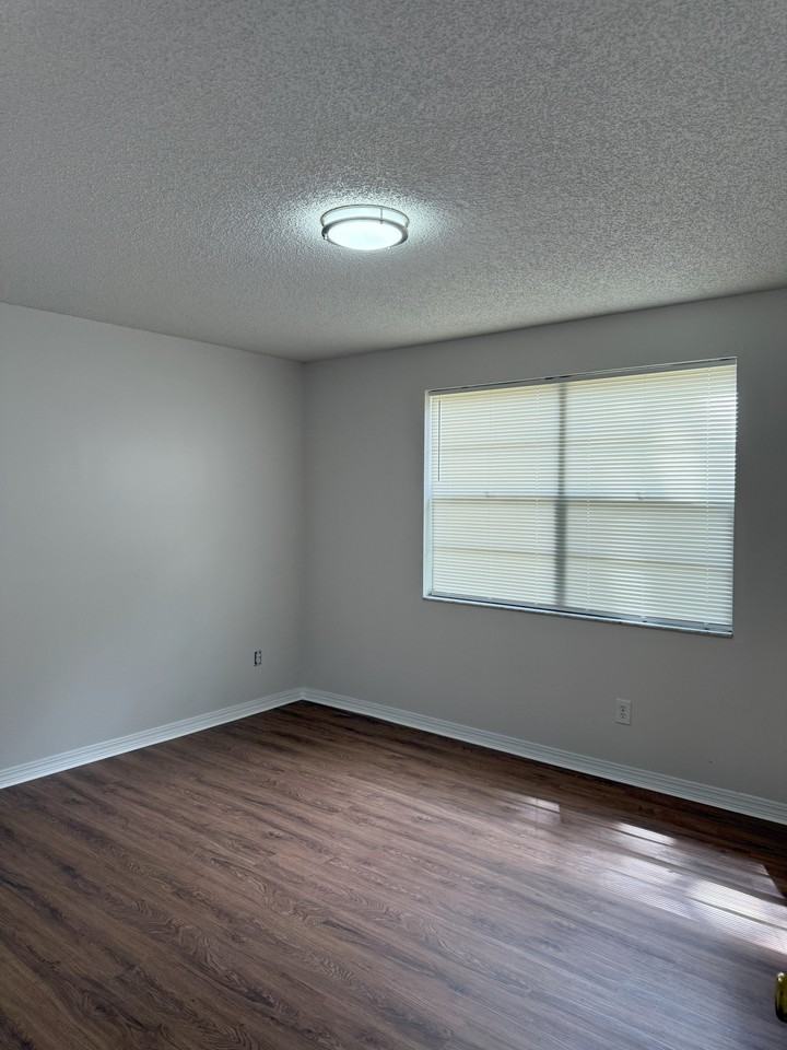 459 Bentwood Ln Apt 1b #1B - Photo 7 of 13