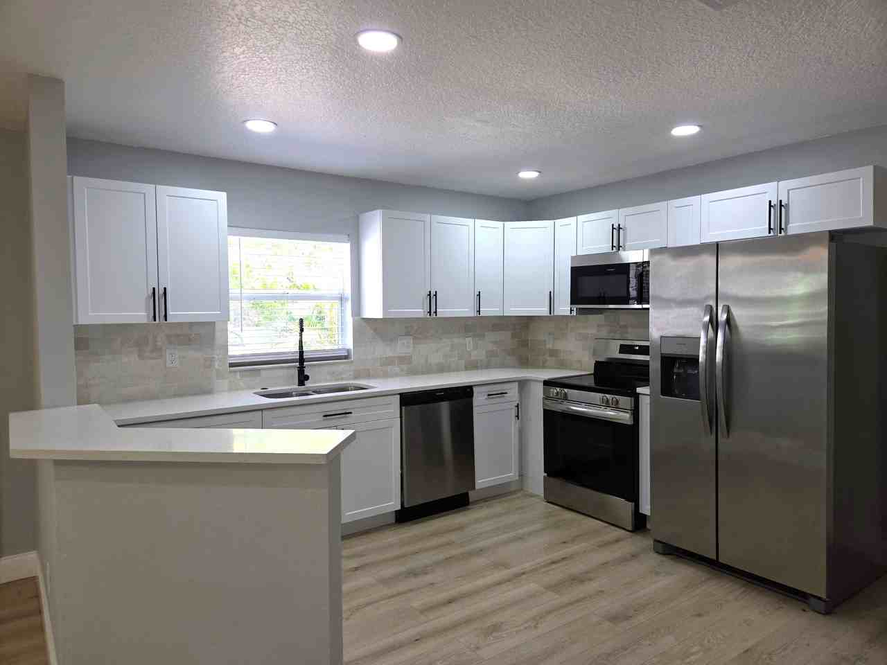 3150 Emerson Avenue South #1 - Photo 4 of 29