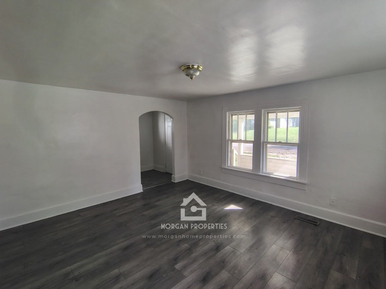 1428 West 10th Street - Photo 2 of 7