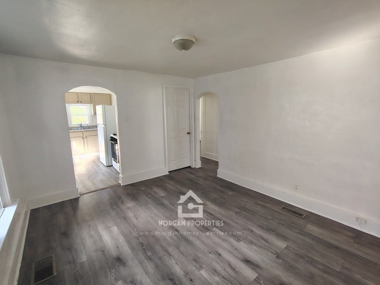 1428 West 10th Street - Photo 3 of 7