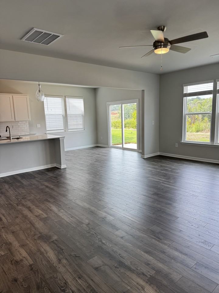 142 Gervais Cir #1 - Photo 3 of 8
