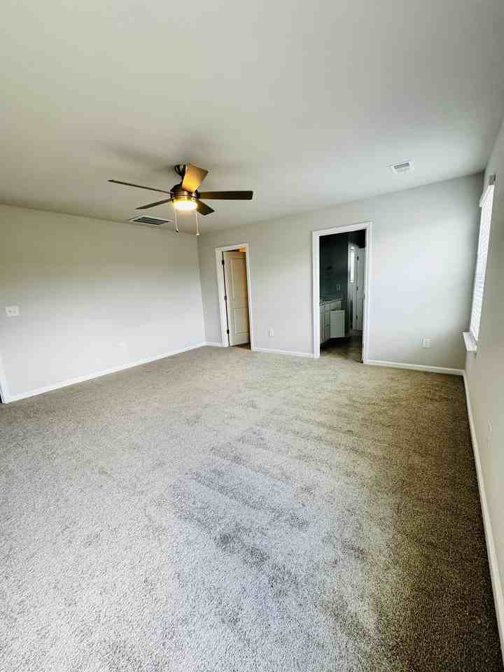 142 Gervais Cir #1 - Photo 6 of 8