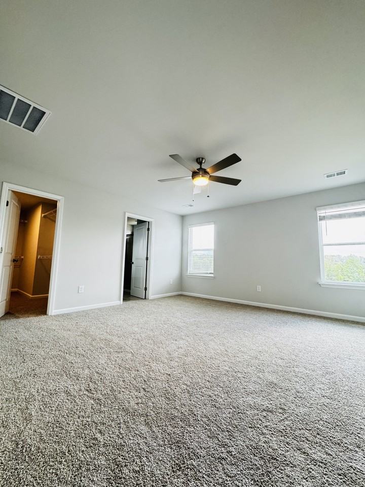 142 Gervais Cir #1 - Photo 7 of 8